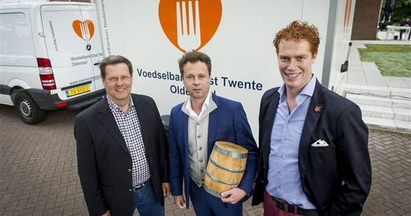 Haringparty Denekamp levert 6500 euro op. | Dinkelland - Tubantia