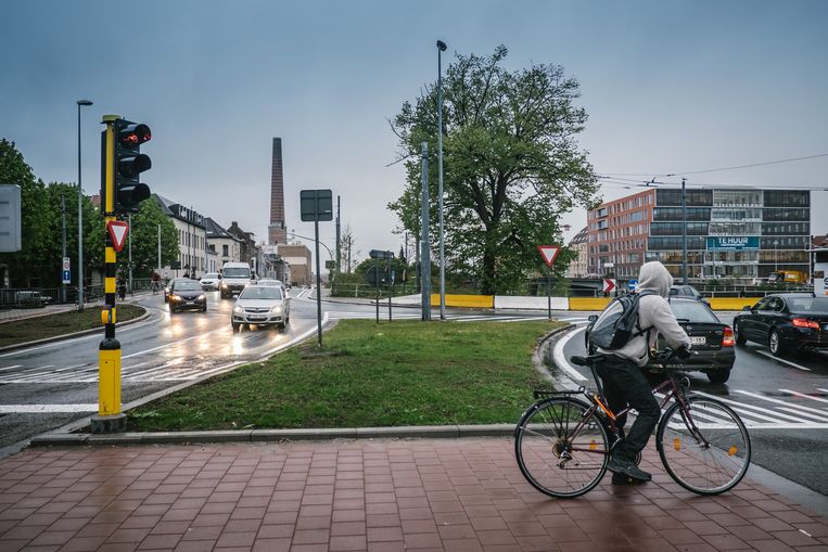 Dampoort, ochtendspits. Beeld Wouter Van Vooren