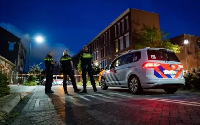 De politie deed uitgebreid onderzoek na de beschieting aan de Hoflaan.