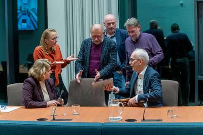 Hoofdpijndossier over eendenslachterij zo moeilijk, dat gemeenteraad Ermelo externe steun inhuurt