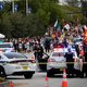 Automobilist rijdt in op toeschouwers Pride-parade Florida