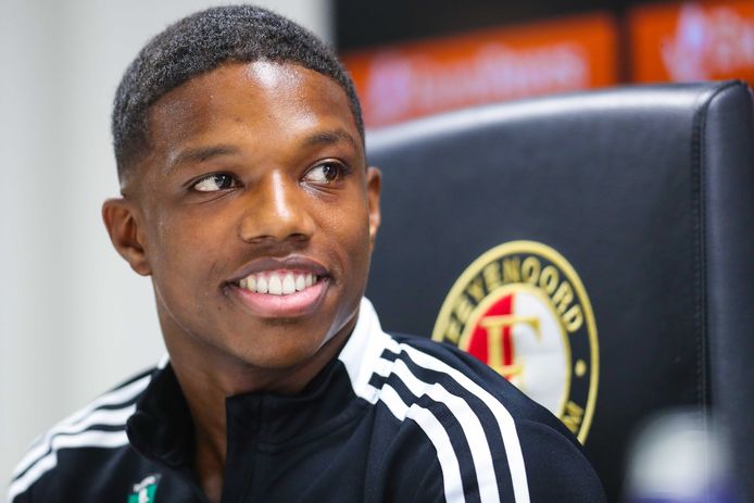 Feyenoorder Tyrell Malacia wordt, na zijn ontboezeming boeken te lezen, ambassadeur van de Stichting Lezen en Schrijven.