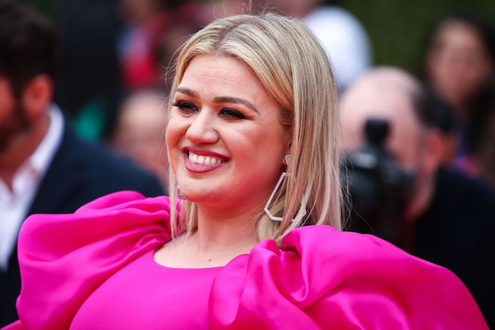 Kelly Clarkson.