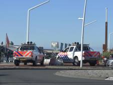 Slagboom tegen flanerende patserbakken op Scheveningen