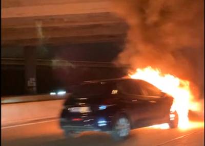 KIJK. Auto in brand na aanrijding op Brusselse Ring: “Inzittenden raakten tijdig buiten”