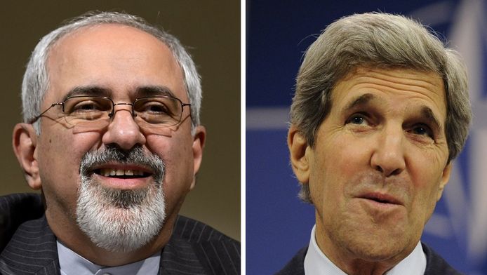 Le ministre iranien des Affaires étrangères Mohammad Javad Zarif et son homologue américain le secrétaire d'Etat John Kerry