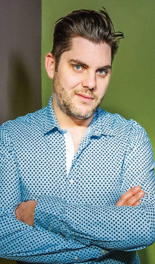 Jeroen Meus maakt wrap van omelet met heilbot en avocado Nina kookt