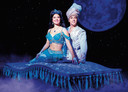 Keoma Aidhen (Jasmine) en Jonathan Vroege in Alladin