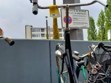 250 fietsen in Wageningen gestickerd als fietswrak of zwerffiets: ‘Meer ruimte voor bezoeker van centrum’