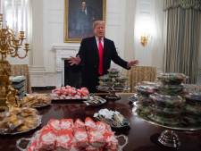 Trump betaalt fastfood-feestje uit eigen zak door shutdown
