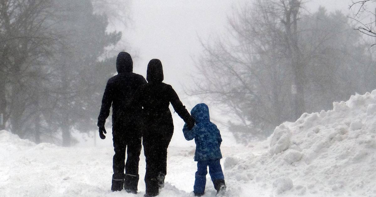 Eastern Canada is paralyzed by a severe snow storm  outside