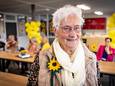 De 90-jarige Riky Evers is 60 jaar vrijwilliger bij de Zonnebloem. „Maar nu is het mooi geweest.”