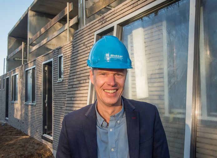 Directeur Marc Hoornstra van Slokker Innovatie bij het project dat Slokker mert Uwoon in Ermelo realiseert: 24 prefab-woningen.