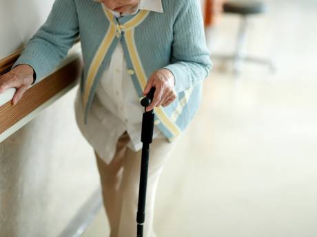 Toen demente vrouw (92) uit Borne ging dwalen, bleek drogeren de enige optie: ‘Onmenselijk’