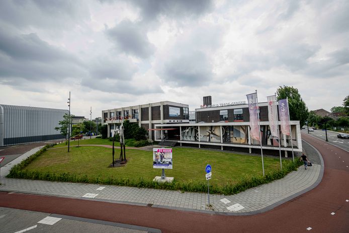 Op en rond de plek van de oude Hosftede mts aan het industrieplein wil Hengelo het Businessdistrict ontwikkelen. Met onder meer een hotel. Volgens de bestaande hotels en LokaalHengelo is daar absoluut geen behoefte aan.