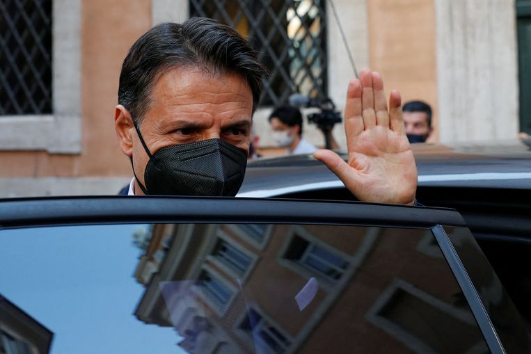 De oud-premier van Italië, Giuseppe Conte, wordt verdacht van laakbaar handelen tijdens de corona-pandemie.  Beeld REUTERS