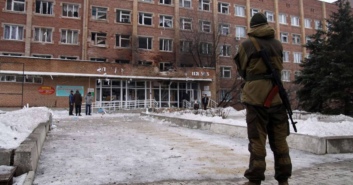 Госпиталь в донецке для раненых. Военный госпиталь на Донбассе. Военный госпиталь Донецк. Разрушенные больницы Донецка.