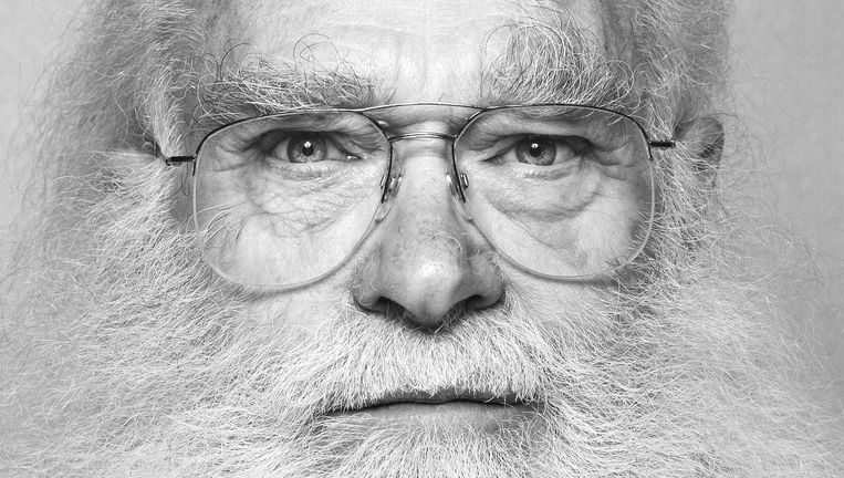 Kunstenaar Herman de Vries: onstuimige baard, vrije geest. Beeld Robin de Puy