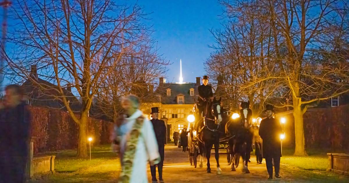 Graaf Alfred van Weldam met familiekoets naar kapel bij Diepenheim