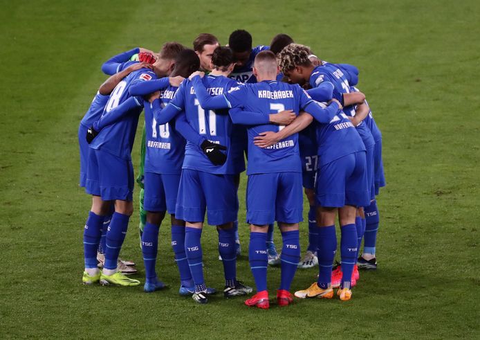 Hoffenheim verdwijnt in navolging van de Engelse club tijdelijk van social media.