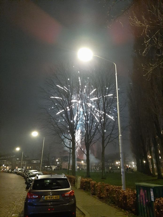 Nieuwjaarsvuurwerk in de Belcrum in Breda.