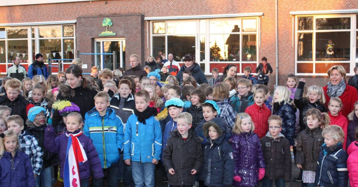 Brandweer brengt sint en pieten naar De Bongerd