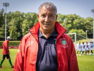 Henk ten Cate geniet als assistent: ‘Surinaams volkslied horen gaat dieper dan de hymne van de Champions League’
