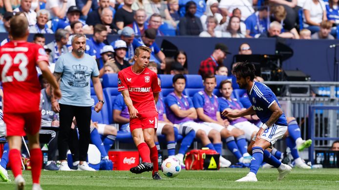 FC Twente sluit voorbereiding af met gelijkspel tegen Schalke 04 | Nederlands voetbal | AD.nl