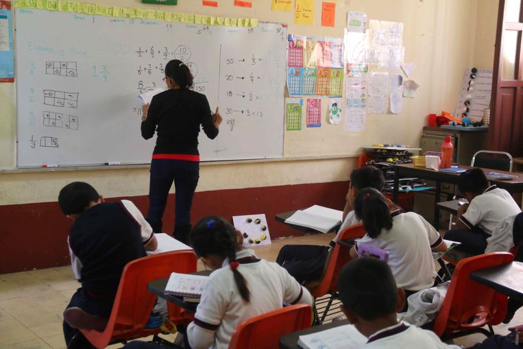 Op bijna alle vlakken, inclusief taalonderwijs, bungelt Mexico hopeloos onderaan in de ranglijst van de Organisatie voor Economische Samenwerking en Ontwikkeling (Oeso). Beeld epa