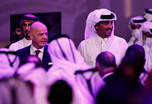 FIFA-voorzitter Gianni Infantino met de emir van Qatar, Sheikh Tamim bin Hamad al-Thani.