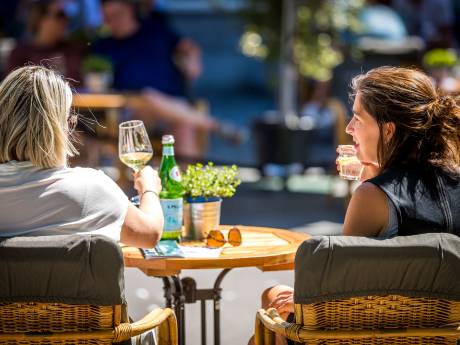 Maastricht doet oproep aan Belgen: blijf weg van terrassen