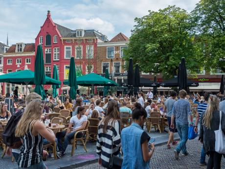 Vijftig horeca-ondernemers in Utrecht willen hun terras uitbreiden