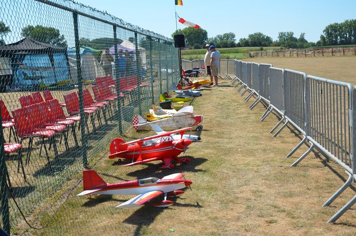 De fly-in van de 20-jarige modelluchtvaartclub 'The Little Wings’ uit Heldergem (Haaltert).