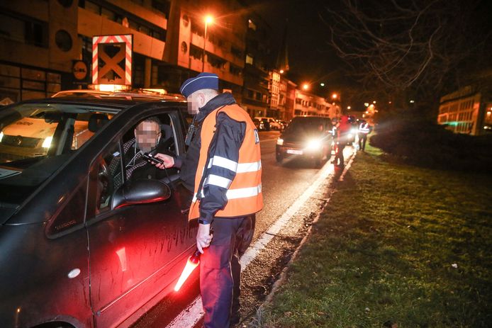 Beeld ter illustratie. De politie hield een grootschalige controle en kliste 28 chauffeurs onder invloed.