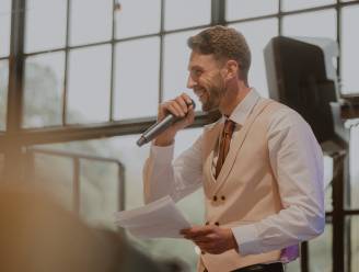 Moet je speechen op een (trouw)feest? Vanaf 200 euro kan je een ghostwriter huren