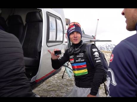 L’UCI condamne le retour en hélicoptère d’Evenepoel: “Absence totale d’équité”