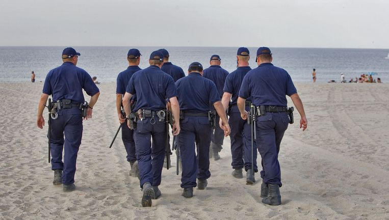 Verdachten Strandrellen Voor Rechter Het Parool