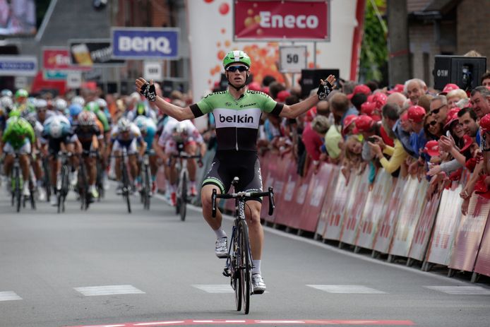 Mark Renshaw blijft het peloton nipt voor en wint de eerste etappe in de Eneco Tour van 2013.