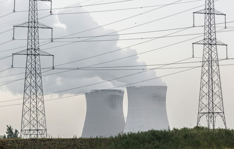 De koeltorens van de kerncentrale in Doel. Beeld Hollandse Hoogte / David Rozing