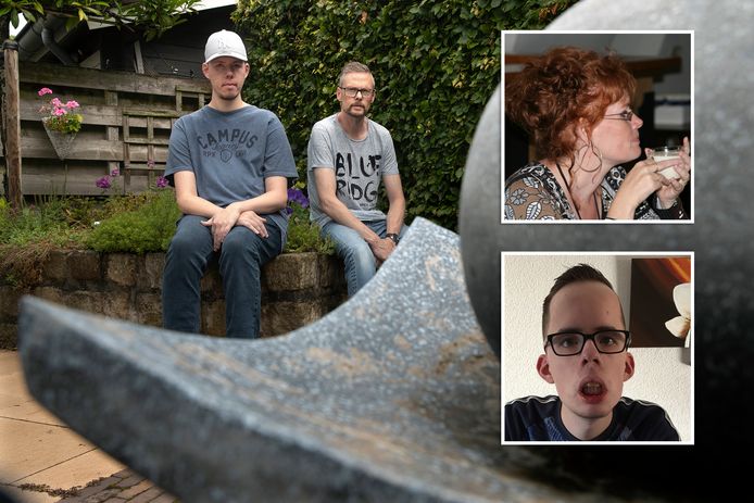 Jan Nederstigt en zijn zoon Roel. Zijn vrouw en andere zoon Koen zijn afgelopen maand overleden aan een spierziekte. Als eerbetoon willen ze met hun verhaal in de krant