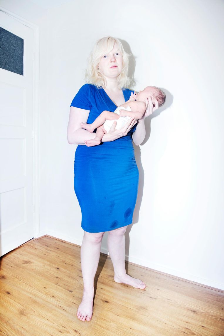 Joanne Wieringa met haar baby Beeld Sanne De Wilde
