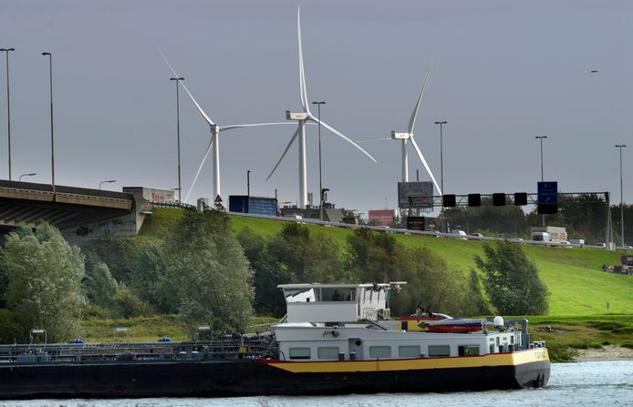 Bestaande windmolens bij Vianen.
