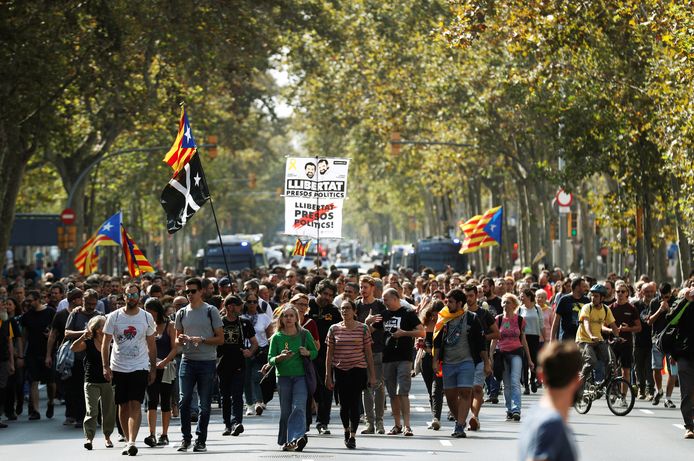 Protestmars in Barcelona tegen de aanhouding van Catalaanse politici en activisten.