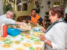 Pakkettenstress? Niet voor bezorger Marcel: ‘Soms eet ik gewoon een soepje mee’