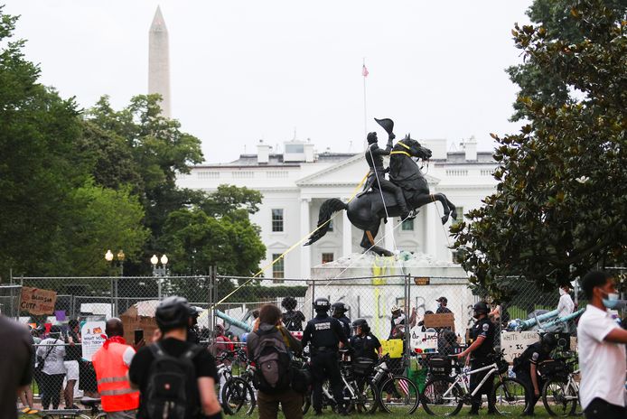Het standbeeld aan het Witte Huis.