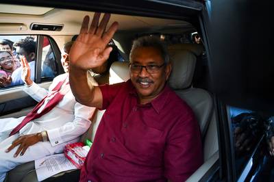 Sous le feu des critiques, le président du Sri Lanka a quitté son pays par avion