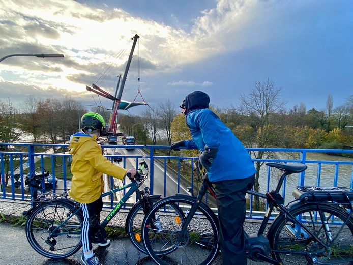 Plaatsing Annie Vande Wielebrug aan de Watersportbaan