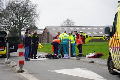 Wielrenster botst tegen paaltje en raakt zwaargewond in Chaam