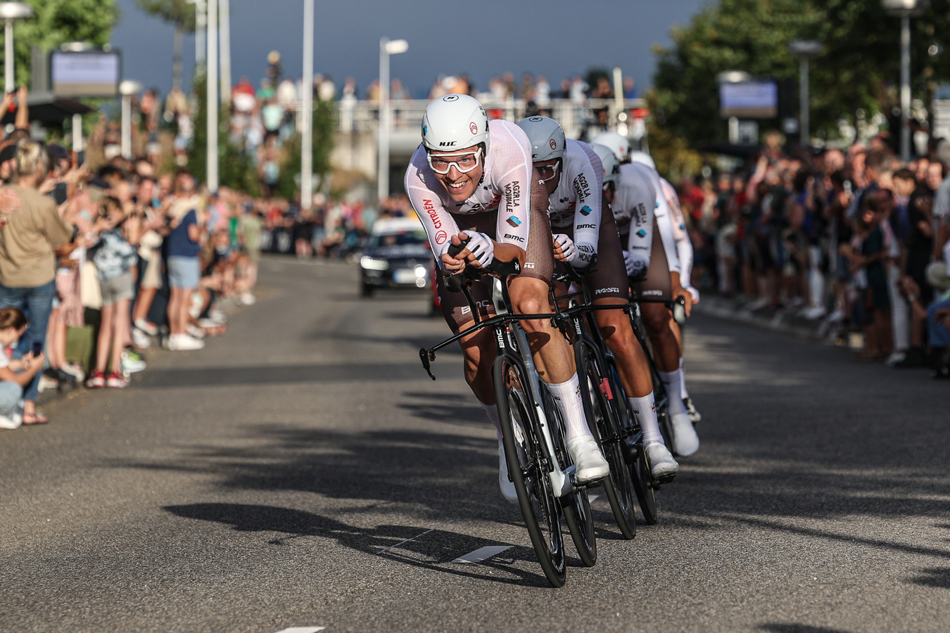 946.000 kijkers voor ploegentijdrit La Vuelta in Utrecht Foto AD.nl