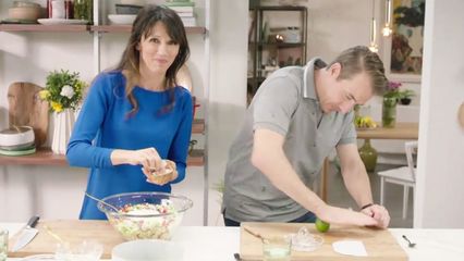 140. Bloemetjes ice tea & broccolisalade met scampi-sint-jacobsspiesje (Andy Peelman)